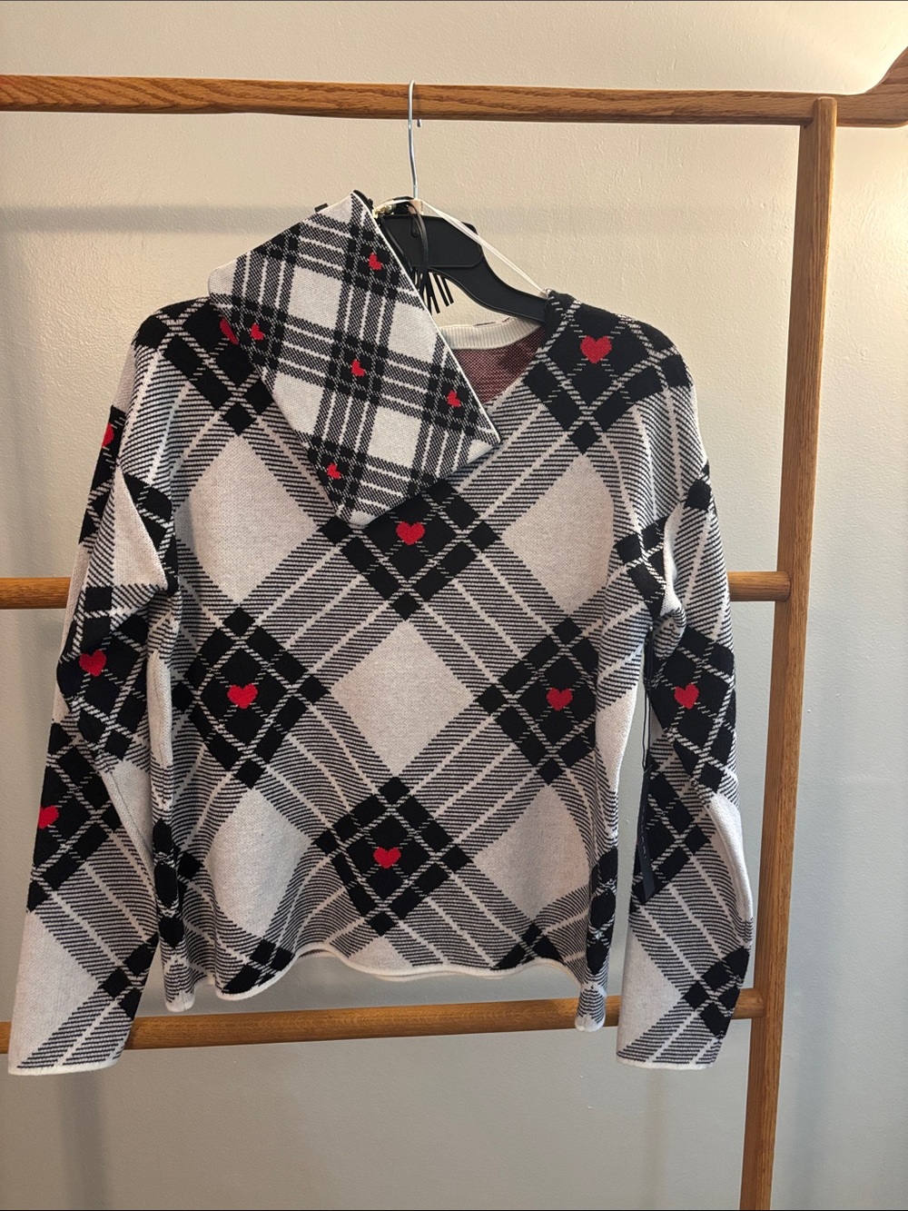Tahari heart sweater with matching clutch